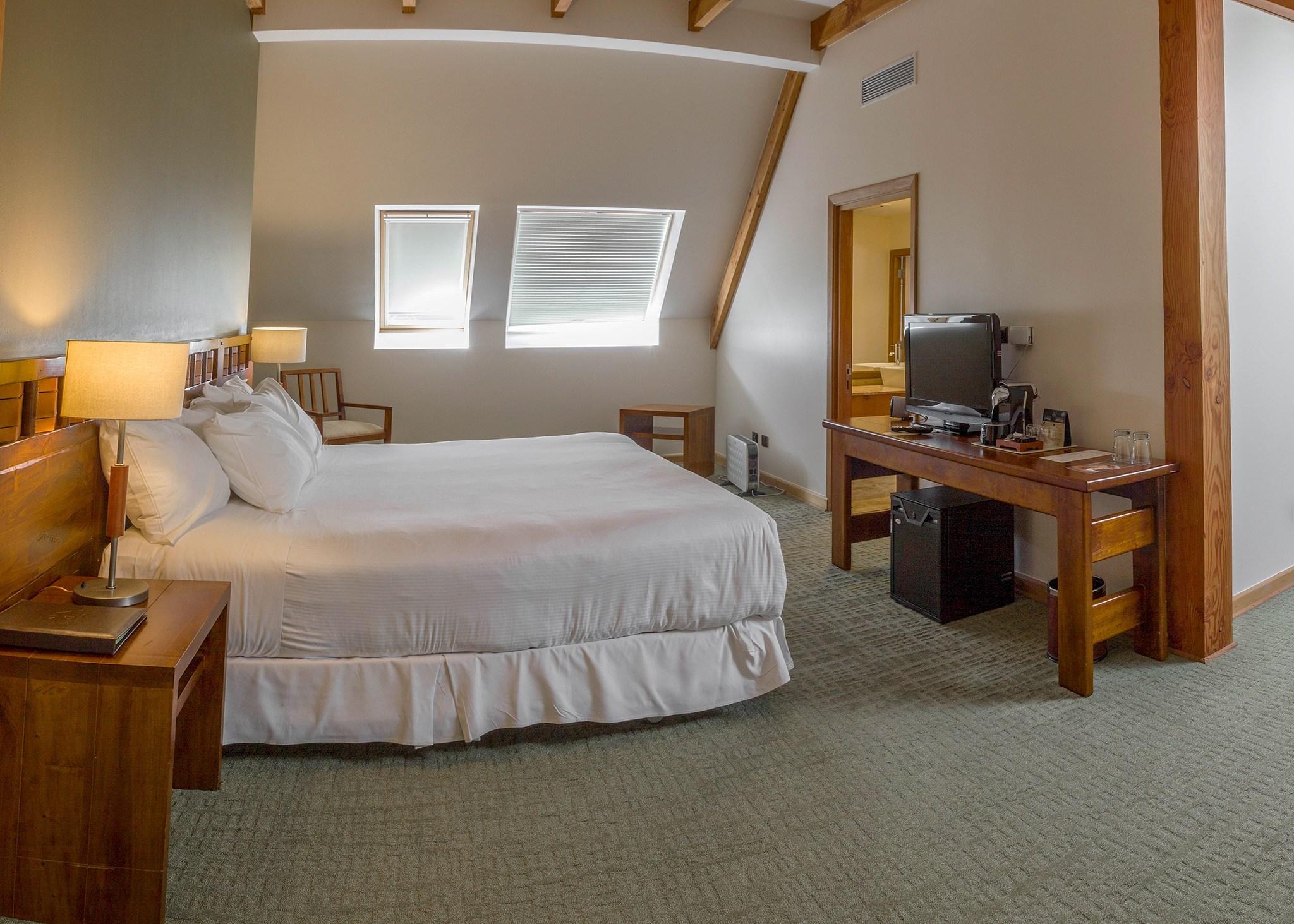 Wyndham Puerto Varas Pettra Ngoại thất bức ảnh A room at the Inn at the Opera