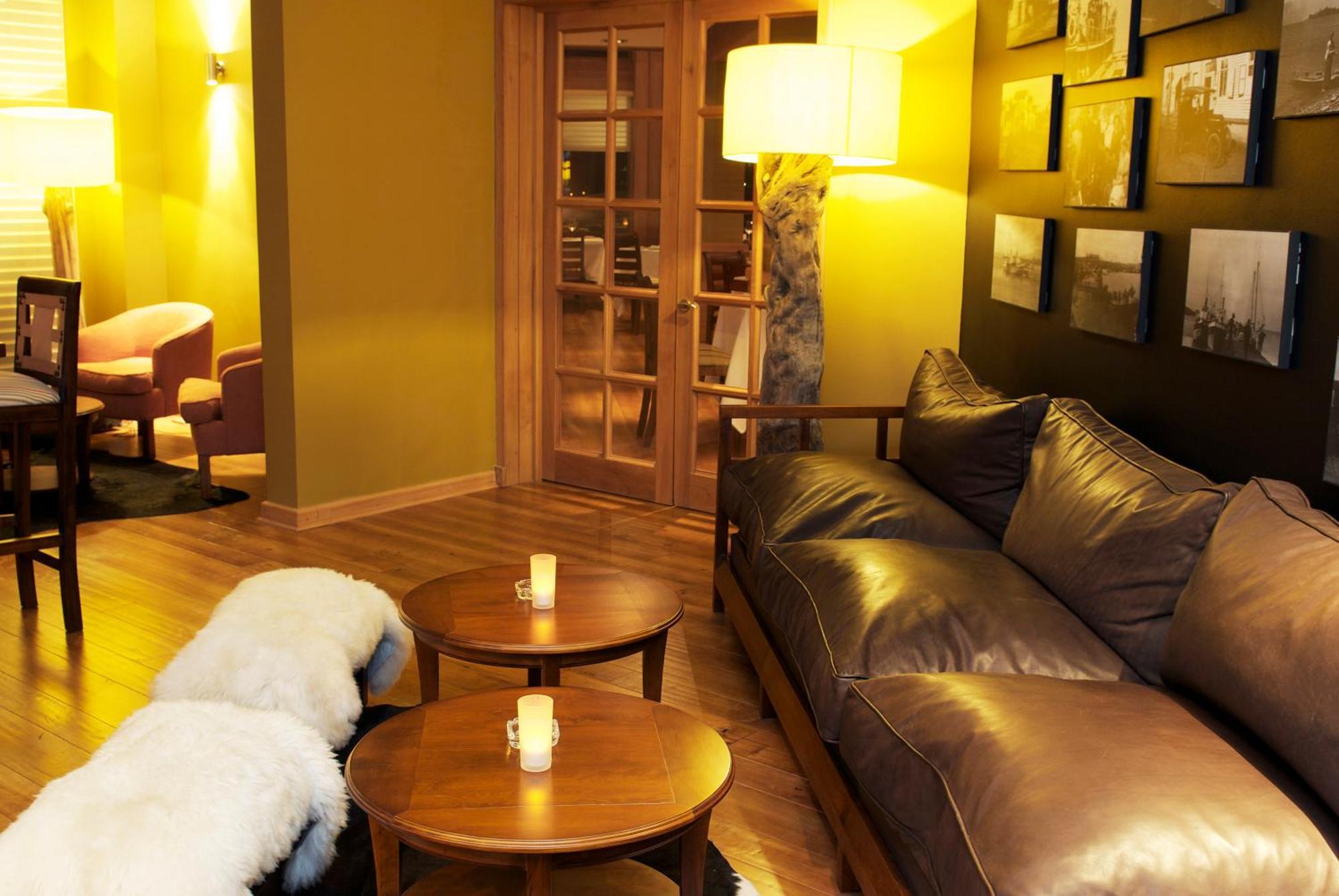 Wyndham Puerto Varas Pettra Ngoại thất bức ảnh The interior of the lounge